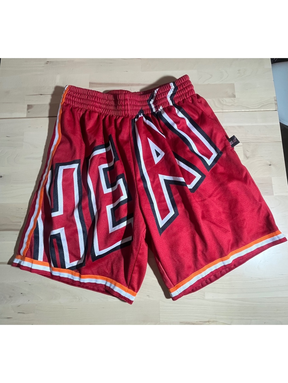 Mitchell & Ness Miami Heat "Hardwood Classics" Mesh Shorts - Red (Size Large)